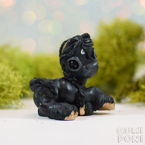 "Athena" Gold hooves GumiPoni