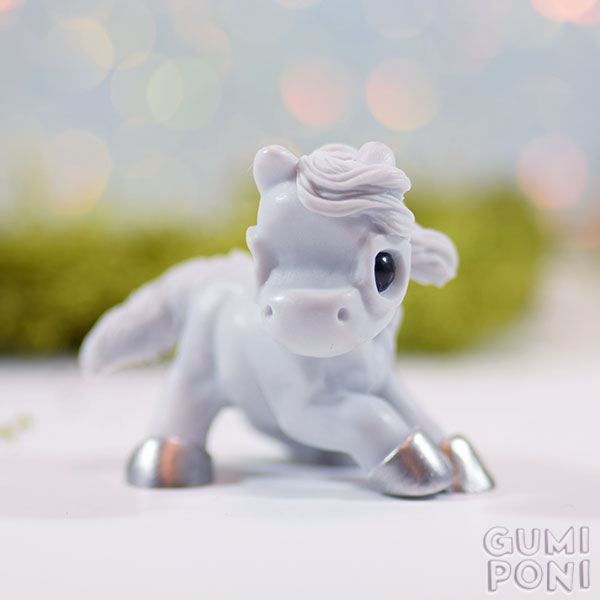 Grey Cutting GumiPoni