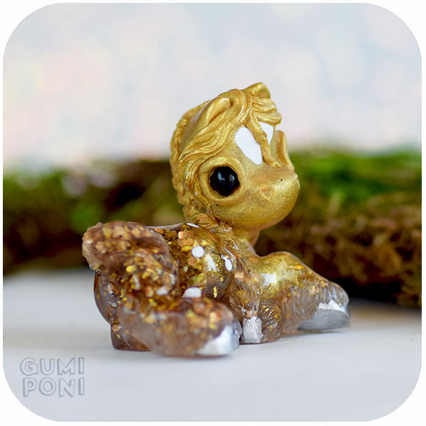 Gold "Athena" GumiPoni