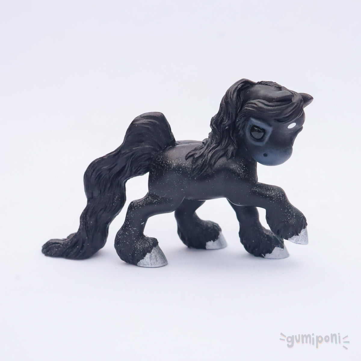 Black Friday Amira GumiPoni