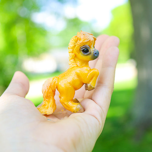 Palomino Brumby Gumi