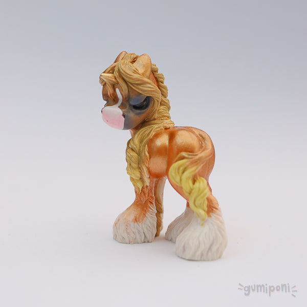Golden Grumpicorn GumiPoni