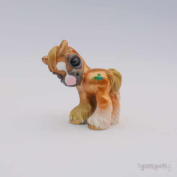 Golden Shyloh GumiPoni