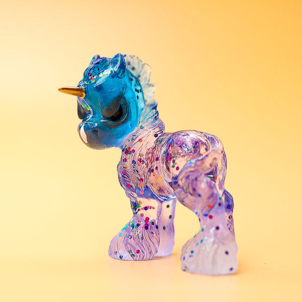 Snowglobe Grumpi GumiPoni