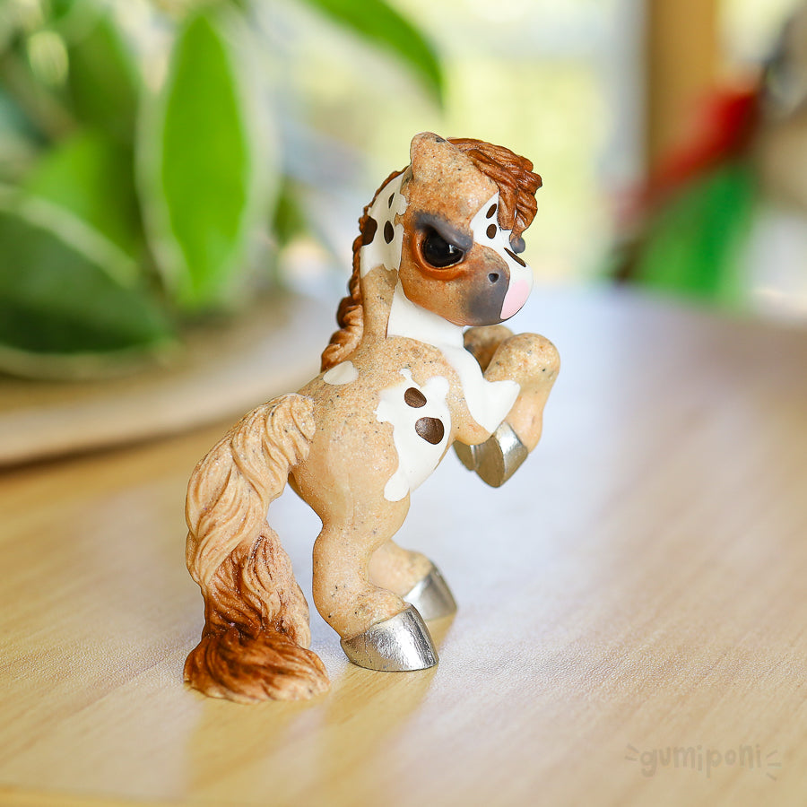 Spotted Oscar GumiPoni