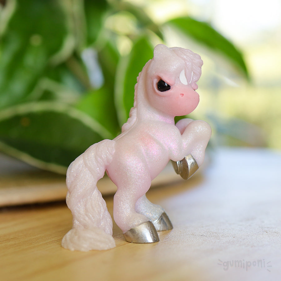 Pearl Oscar GumiPoni