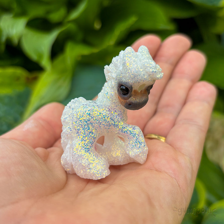 White Glitter Lulu GumiPoni