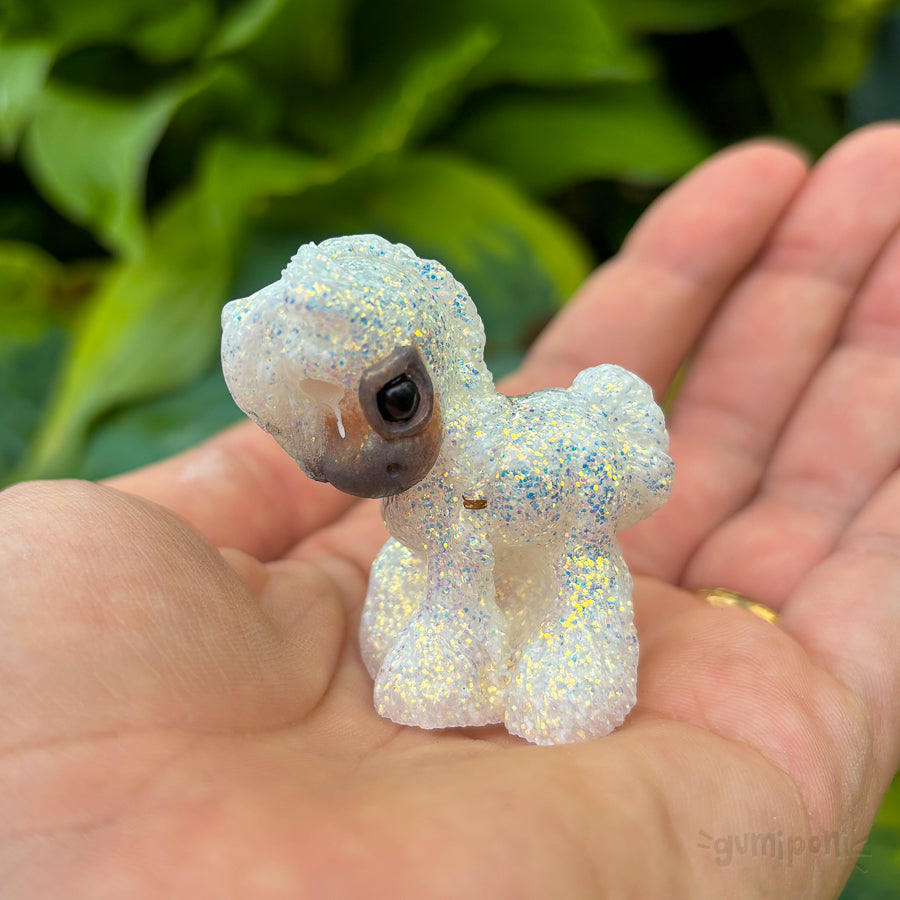 White Glitter Cob GumiPoni