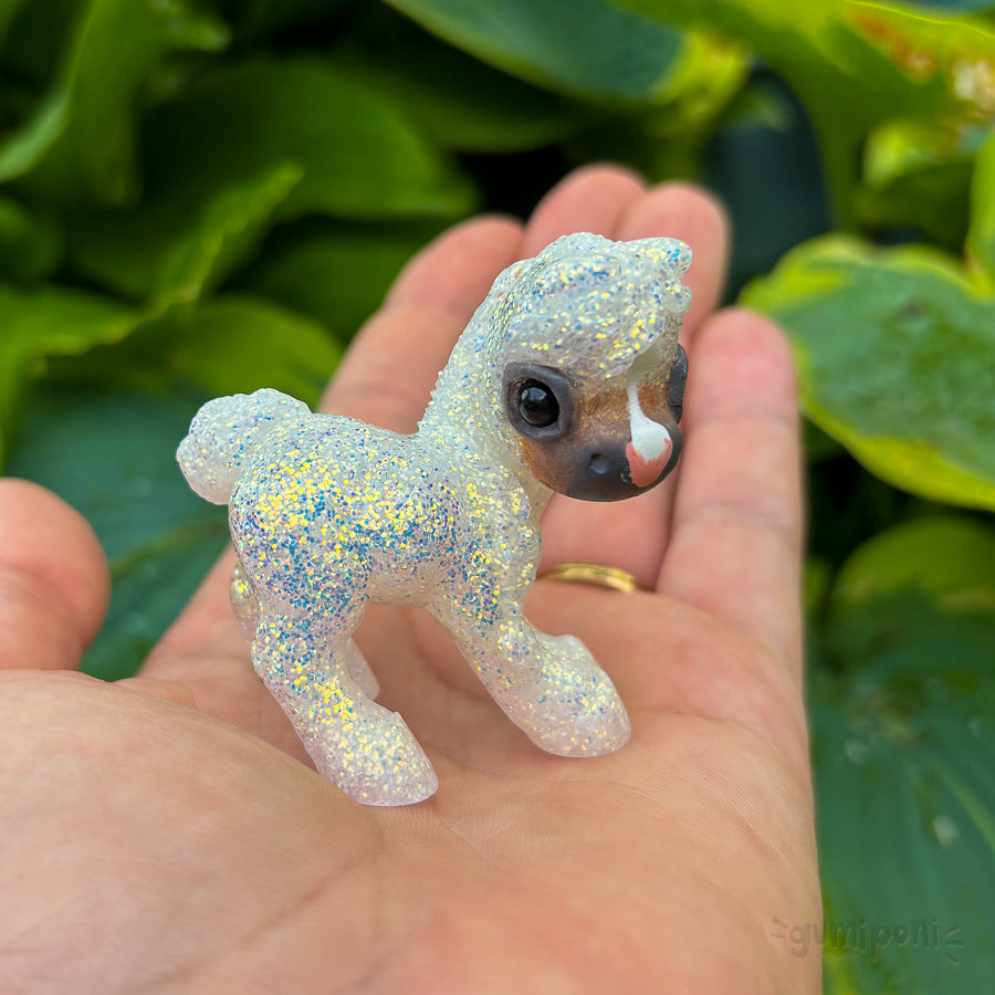 White Glitter Dumpling GumiPoni