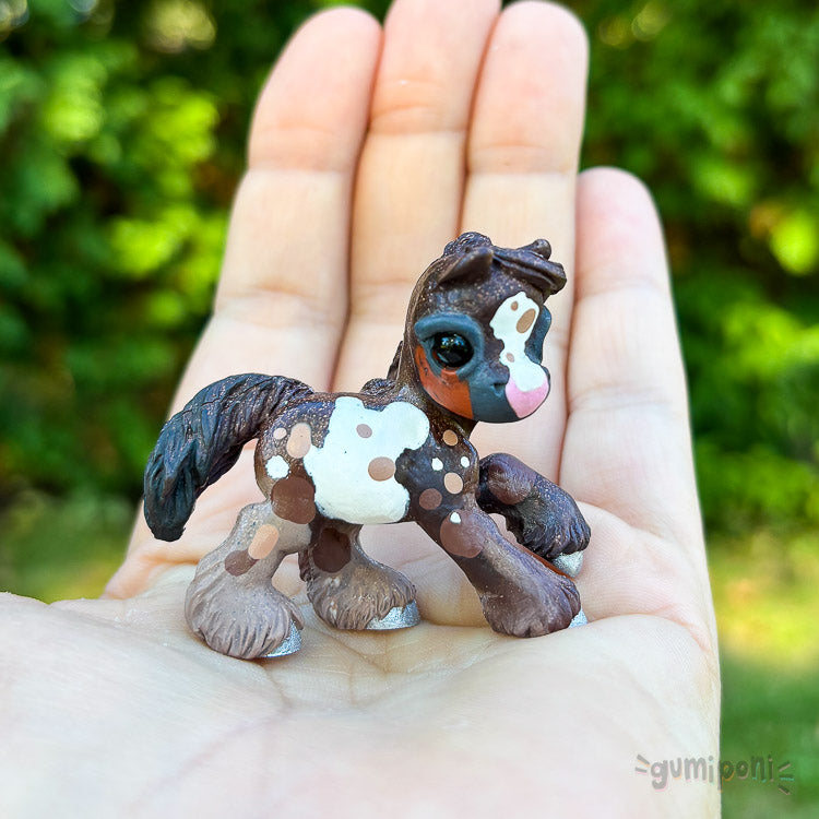 Mocha Suds Mustang GumiPoni