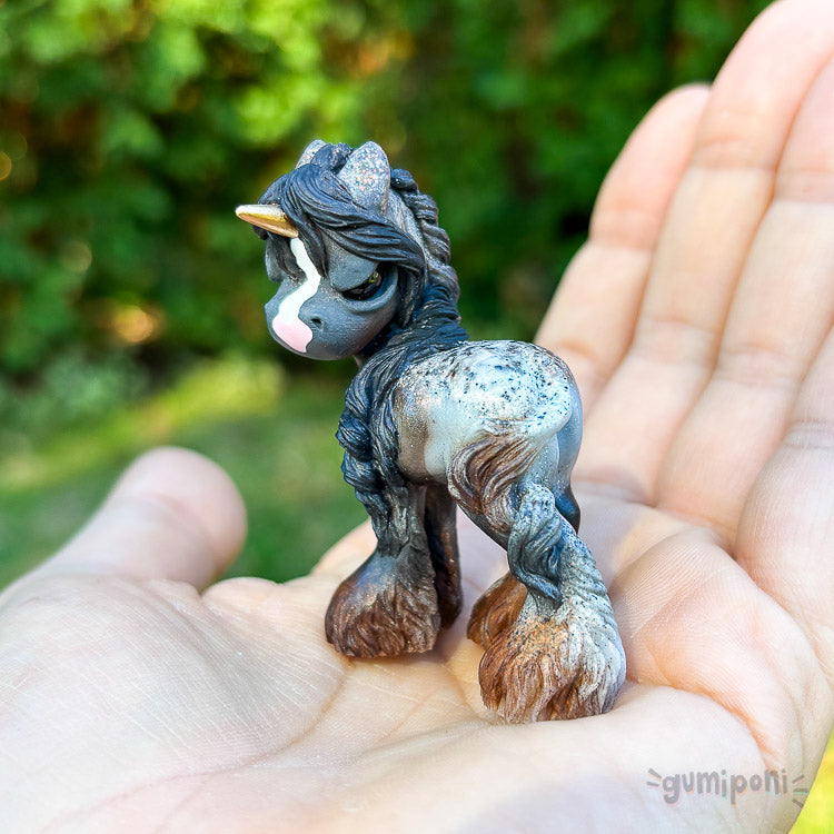 Summit Slate Grumpicorn GumiPoni