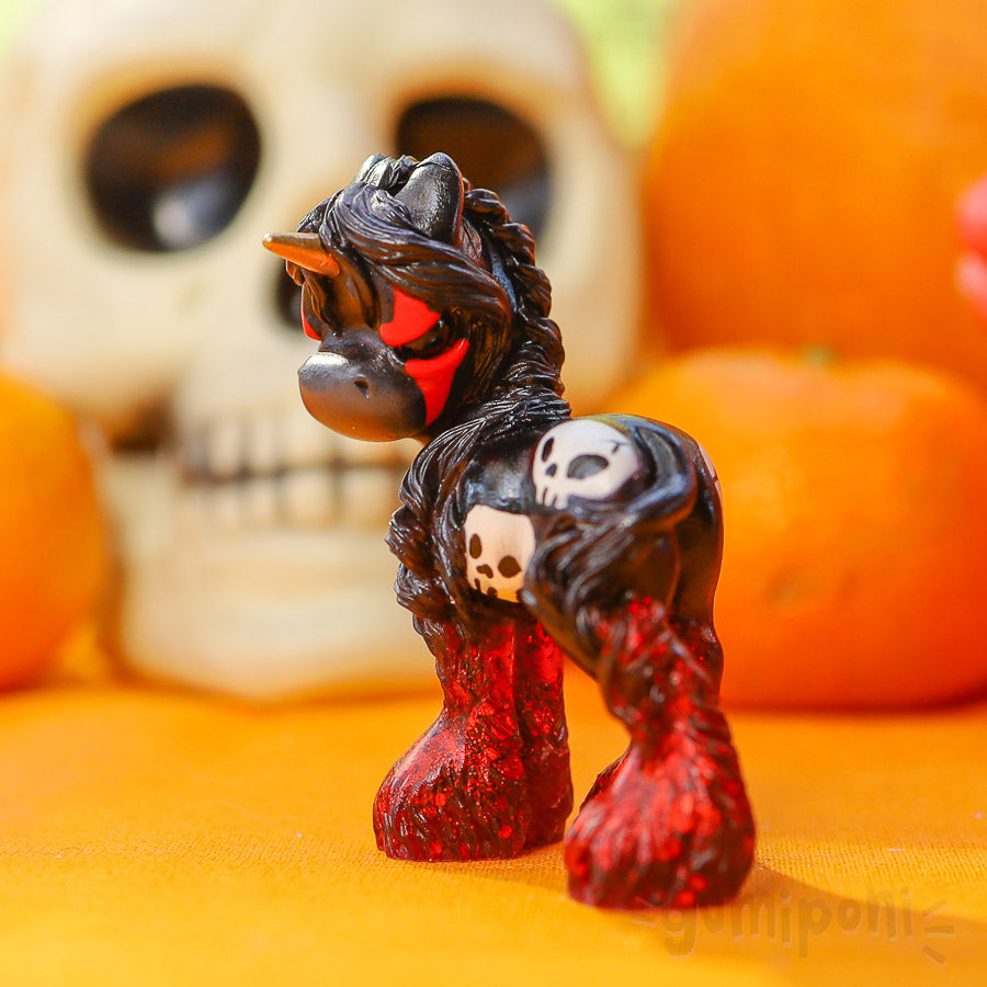 Skully Grumpicorn GumiPoni