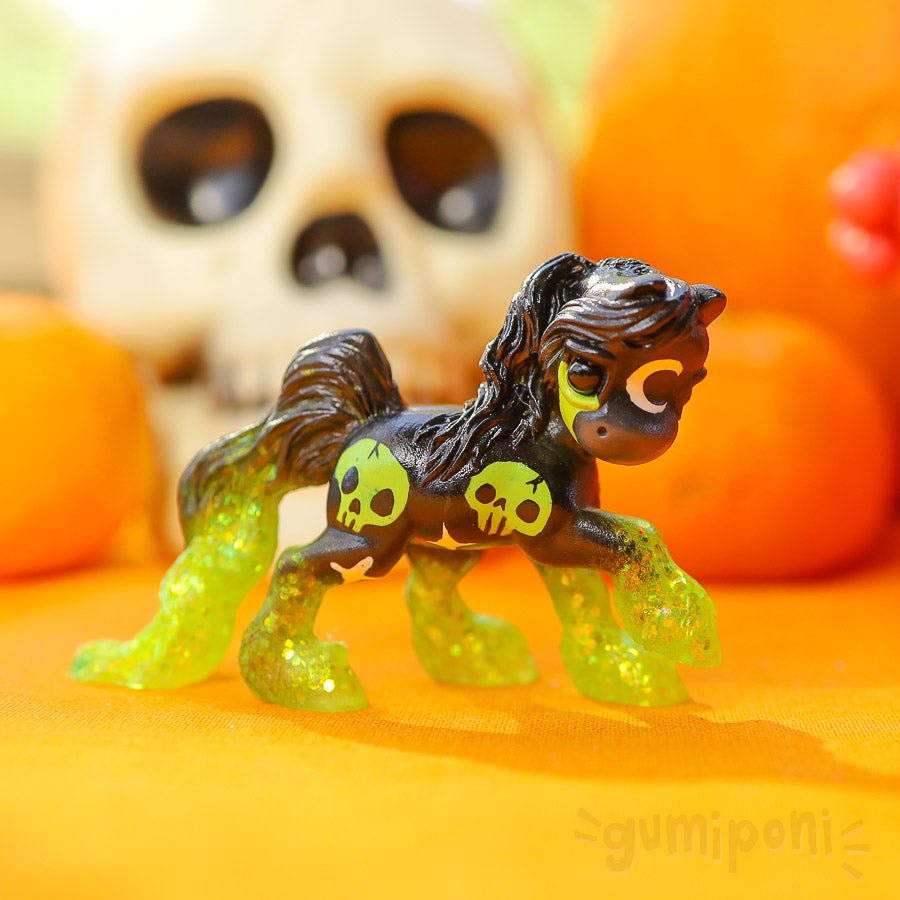 Poison Skull Amira GumiPoni