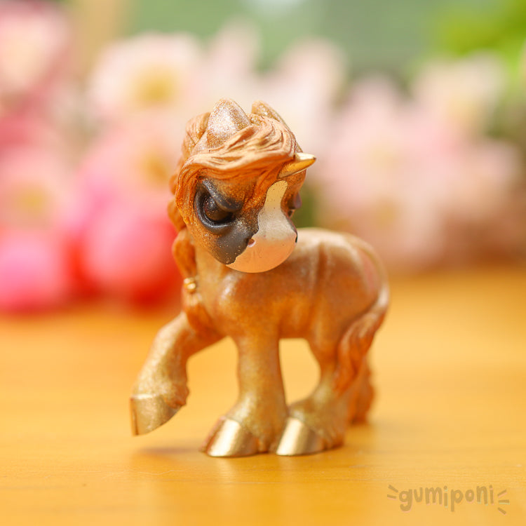 Gold Grumpicorn GumiPoni