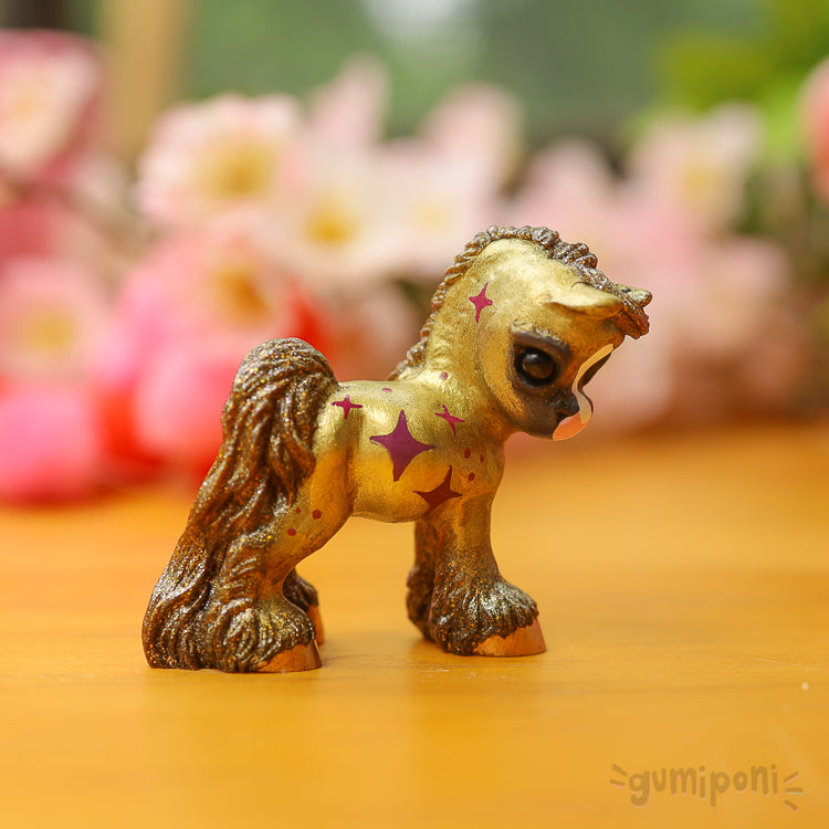Gilded Maverick GumiPoni