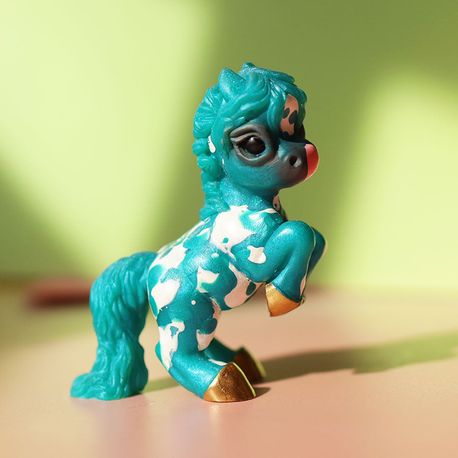 Turquoise Brumby GumiPoni