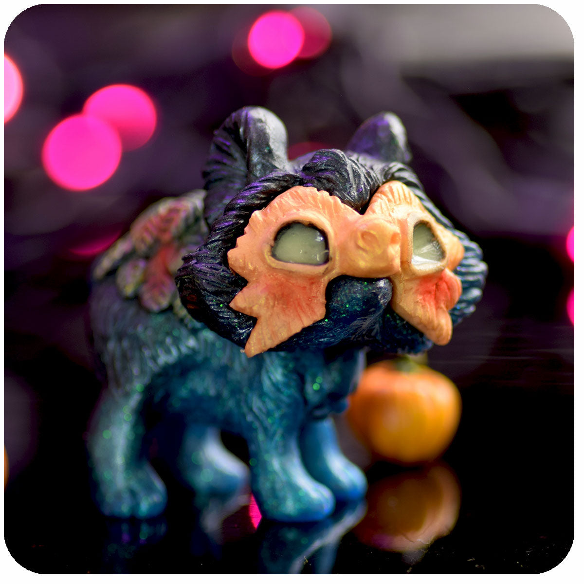 Glow-Eyes Gus Shadow Creature GumiPoni