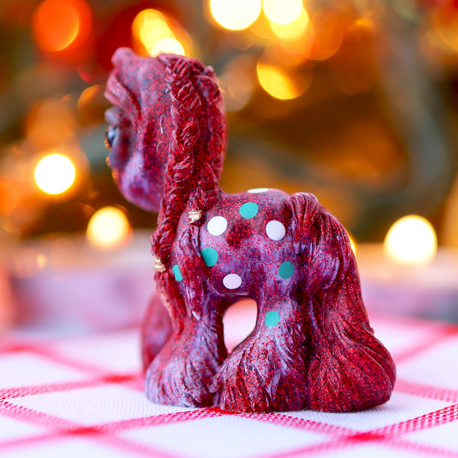 Festive Oopsie GumiPoni
