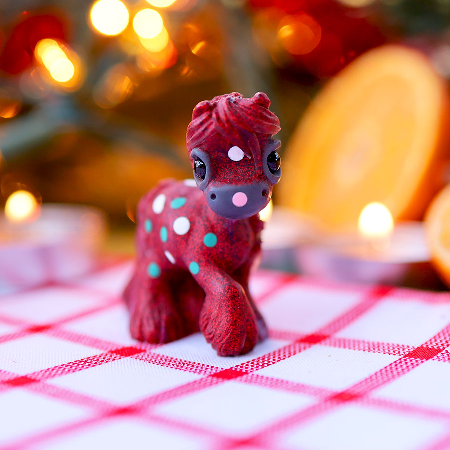 Festive Oopsie GumiPoni
