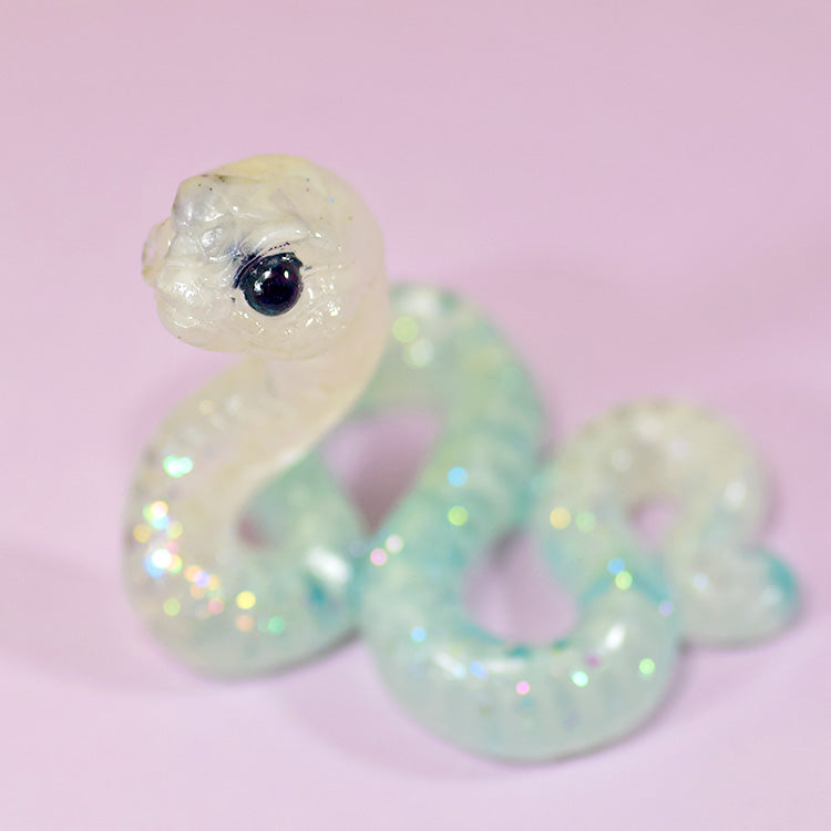 Glow-in-the-dark SkeleSnek