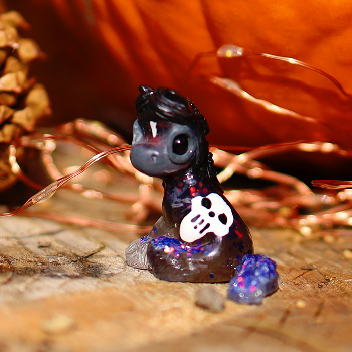 Skully Juniper GumiPoni